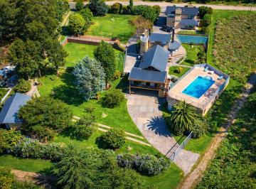 Casa · 555m² · 10 Ambientes · 2 Cocheras · Casa | Casa Quinta | Sierra de Los Padres | Piscina Climatizada | Quincho