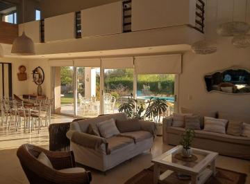 Casa · 325m² · 5 Ambientes · 2 Cocheras · Casa en Venta - 3 Dorm. con Piscina y Gran Parque - Country Causana