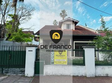 FACHADA · Casa en Venta - Hurlingham - 607 m² Lote
