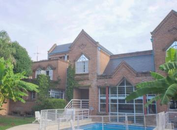 Edificio · 700m² · 6 Ambientes · 2 Cocheras · Banfield - Chalet 3 Plantas - 4 Dorm.