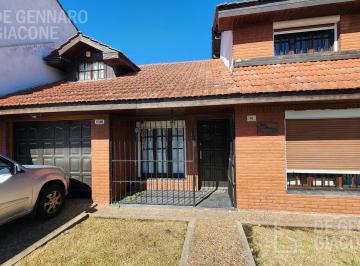 Casa · 170m² · 4 Ambientes · 2 Cocheras · Casa en Parque Luro