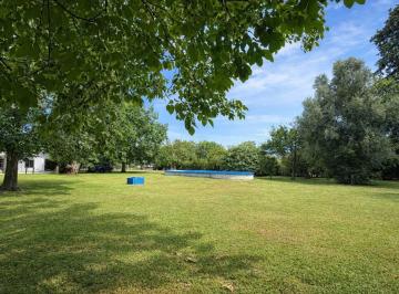 Quinta vacacional · 74m² · 3 Ambientes · 1 Cochera · Venta Casa / Quinta Sobre Lote de 2417 m² en General Rodriguez