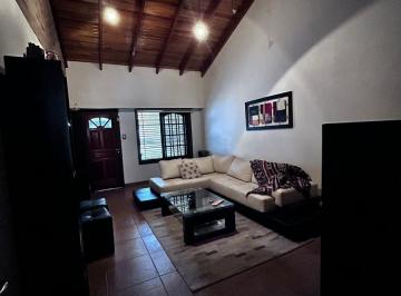 Casa · 152m² · 5 Ambientes · Casa en Venta - 3 Dorm. 4 Baños - La Plata