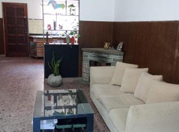 PH · 140m² · 4 Ambientes · Venta PH 4 Ambientes con Balcón, Terraza y Quincho – Sarandí, Avellaneda
