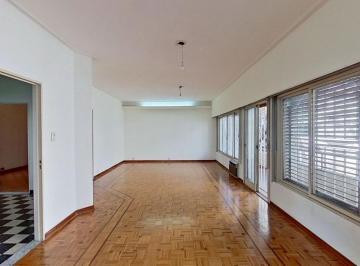 Casa · 250m² · 5 Ambientes · 2 Cocheras · Venta de Casa en Lote Propio – 390 m² Totales – Almagro