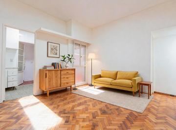 Departamento · 36m² · 2 Ambientes · 2 Ambientes con Patio Luminoso Apto Profesional! Ideal Renta!