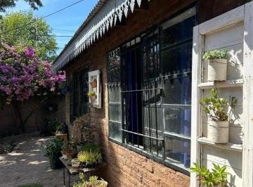 Casa · 140m² · 6 Ambientes · 2 Cocheras · Casa en Venta