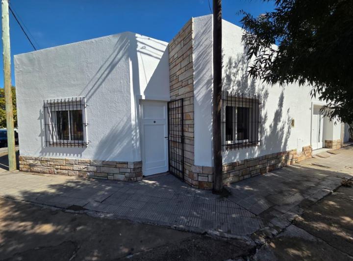 Casa · 100m² · 4 Ambientes · 1 Cochera