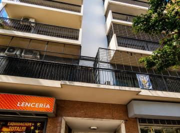 Departamento de 3 ambientes, Palermo · 3 Ambientes con Dependencia Al Frente con Balcon