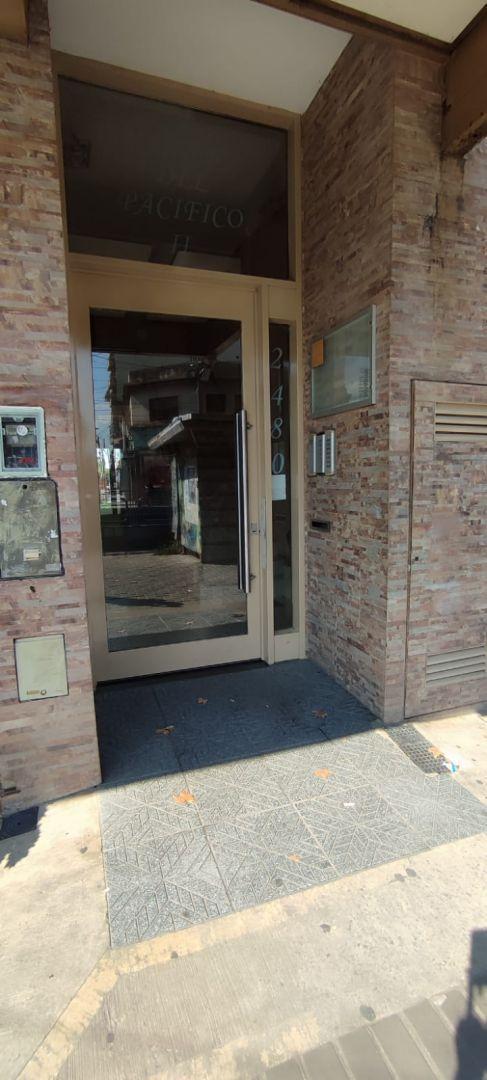AV. SAN MARTIN 2400. Entre Valentin gomez y Av urquiza