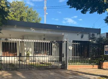 Casa · 170m² · 5 Ambientes · 1 Cochera · Venta Casa 5 Ambientes – Merlo