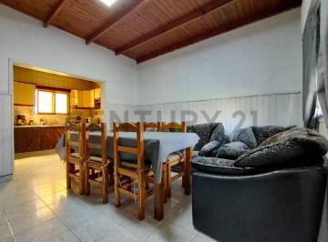 Casa · 146m² · 5 Ambientes · 1 Cochera · Venta Casa Tipo Dúplex 5 Ambientes - Lomas de Zamora