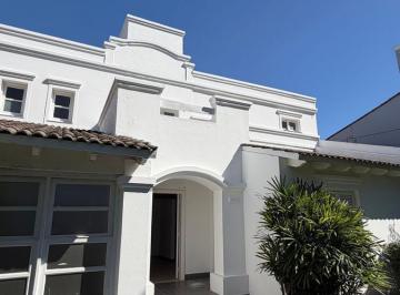 Casa · 230m² · 10 Ambientes · 1 Cochera · Vendo Casa B° Grand Bourg