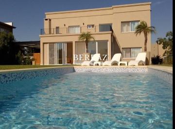 Casa · 176m² · 5 Ambientes · 1 Cochera · Casa Venta 3 Dorm. Barrio El Cantón Golf Lote de 802 m² Escobar
