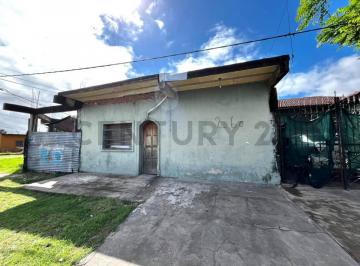Casa · 143m² · 3 Ambientes · 1 Cochera · Casa en Venta Sobre Esquina – Gran Potencial de Reciclaje – La Plata