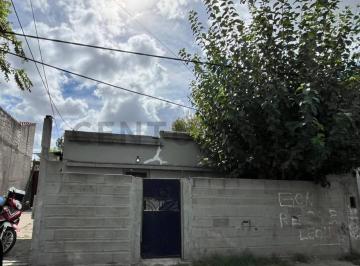 Casa · 90m² · 3 Ambientes · 2 Cocheras · Casa a Reciclar en Venta – Gran Lote y Potencial – La Plata