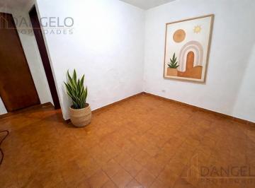 Departamento · 36m² · 2 Ambientes · 2 Amb - C/cocina Independiente - a 100 m de Av Acoyte y Rivadavia