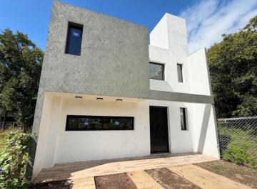 Casa · 86m² · 4 Ambientes · 2 Cocheras · Casa a Estrenar de 2 Dorm. en Villa Catalina