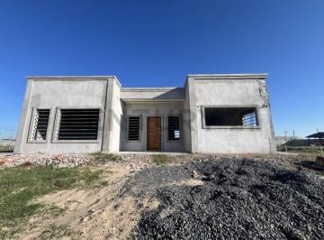 Casa · 225m² · 6 Ambientes · 4 Cocheras · Venta de Casa en Construcción en Domselaar 6 Ambientes