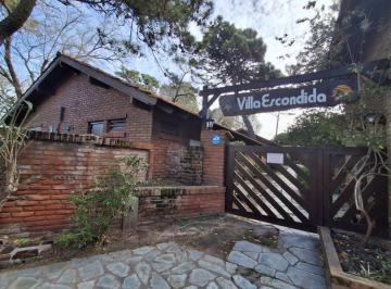 Casa · 93m² · 4 Ambientes · Casa en Venta 4 Ambientes en Villa Gesell Zona Centro en Complejo Cerrado.