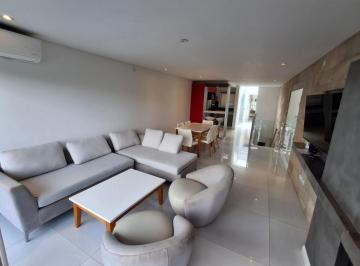 Departamento · 210m² · 3 Ambientes · 1 Cochera · Departamento de Categoria Frente Al Mar