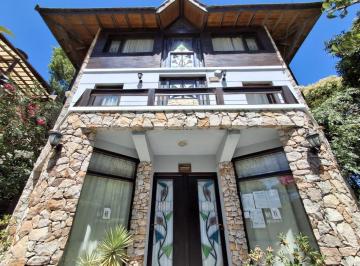 Casa · 351m² · 3 Ambientes · Complejo en Venta