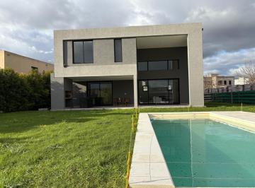 Casa · 227m² · 3 Dormitorios · Casa en San Matías - Escobar