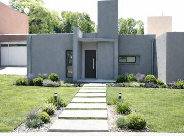 Casa · 90m² · 4 Ambientes · 1 Cochera · Casa en Venta en Rio Ceballos