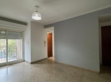 Departamento · 42m² · 2 Ambientes · Departamento en La Plata de 1 Dormitorio Al Frente. 60 Esquina 5