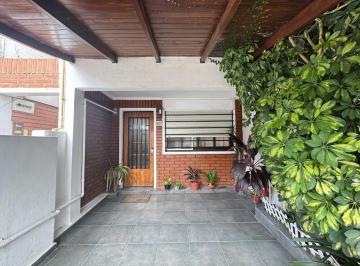 PH · 65m² · 3 Ambientes · 1 Cochera · PH en La Plata