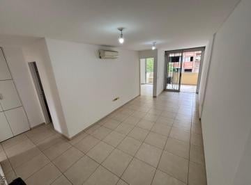 Departamento · 52m² · 2 Dormitorios · Cerca del Corazon de Gral Paz - Espacioso y Comodo - Balcon Frente