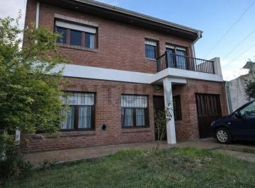 Casa · 137m² · 6 Ambientes · 1 Cochera · Venta Casa 6 Ambientes Maipu 7400