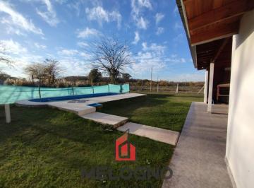 Casa · 91m² · 3 Ambientes · Casa en Venta con Quincho y Pileta