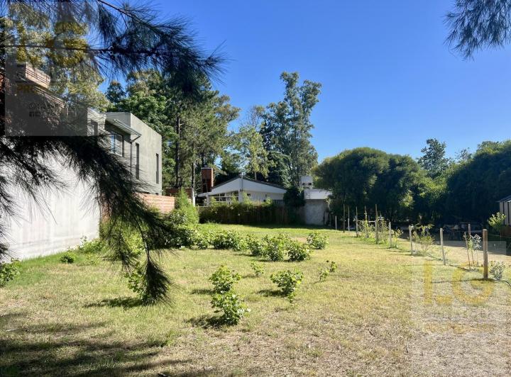 Terreno · 420m²