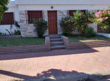 Casa · 99m² · 4 Ambientes · 1 Cochera · Casa en Venta - 3 Dorm. 1 Baño - Córdoba