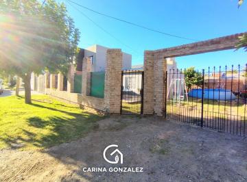 Casa · 320m² · 3 Dormitorios · 3 Cocheras · Casa en Neuquen