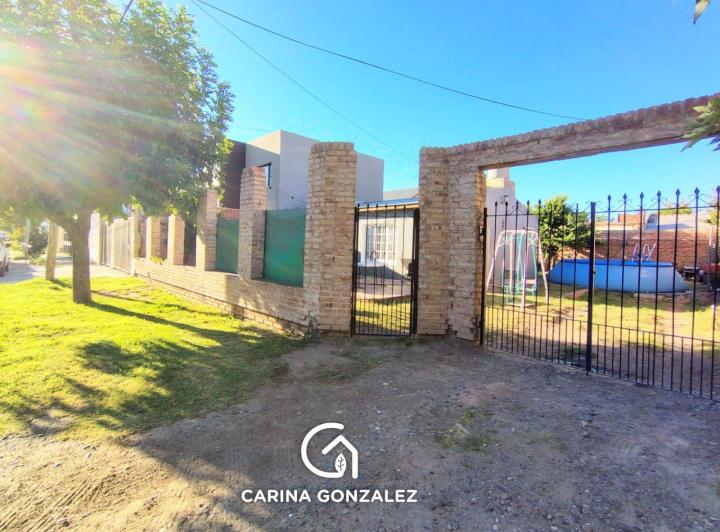 Casa · 320m² · 3 Dormitorios · 3 Cocheras