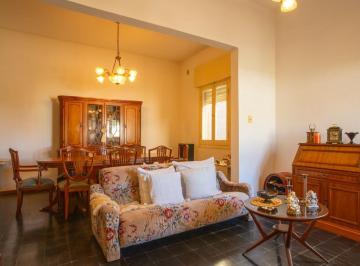 Casa · 138m² · 4 Ambientes · Venta – Casa con 3 Dorm. y Patio en Cañada de Gómez.