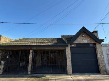 Casa de 5 ambientes, La Plata · Casa en San Carlos, Partido de La Plata, Buenos Aires.
