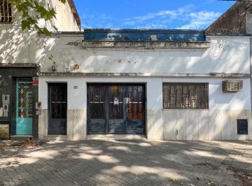 Casa · 48m² · 4 Ambientes · 1 Cochera · Venta/permuta Casa 3 Dorm. Cochera y Terraza en Echesortu