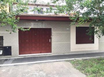 PH · 80m² · 3 Ambientes · 1 Cochera · Alquiler Casa de 3 Amb. Al Frente Banfiield Oeste.