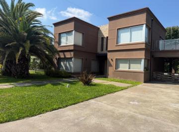 Casa · 277m² · 6 Ambientes · Impecable Casa en Club de Campo Las Perdices