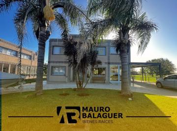 Casa · 320m² · 6 Ambientes · 6 Cocheras · Alquiler de Casa en Club de Campo Las Perdices - 4 Dorm. - Virrey del Pino