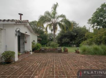 Casa · 374m² · 6 Ambientes · 2 Cocheras · Casa en Venta de 3 Dorm. con Pileta - Villa Belgrano