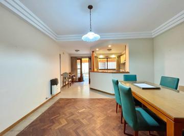 Casa · 160m² · 5 Ambientes · 1 Cochera · Casa en Rosario