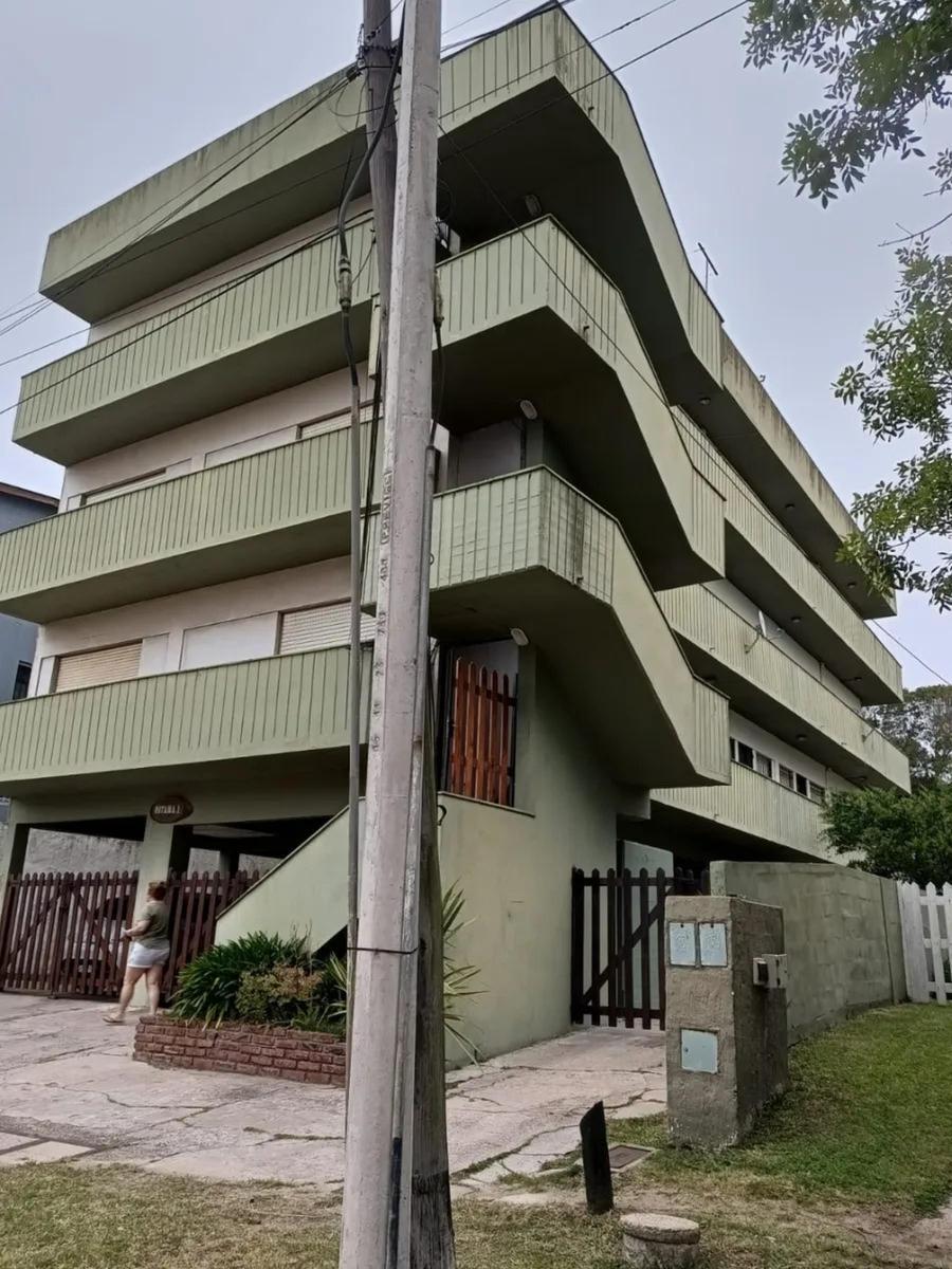 145 e/ Avenida 2 y Avenida 3