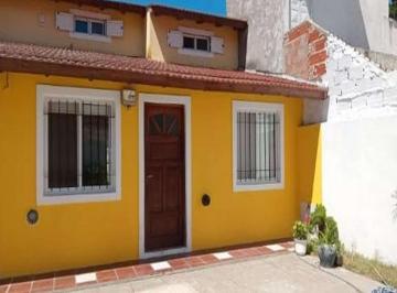 Casa · 98m² · 5 Ambientes · 2 Cocheras · Casa en Venta - 4 Dorm. 2 Baños - Cochera - 140 m² - San Bernardo del Tuyú