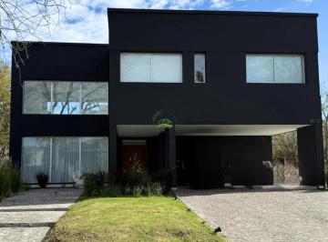 Casa de 5 ambientes, Berazategui · Casa en Venta en Fincas de Hudson