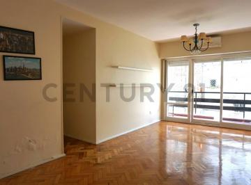 Departamento · 65m² · 3 Ambientes · Venta Departamento 3 Amb con Dependencia y Balcón en Recoleta