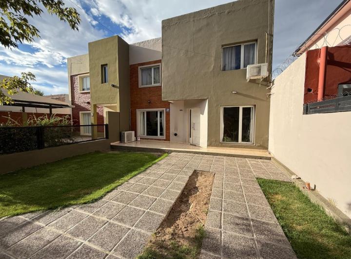 PH · 255m² · 6 Ambientes · 1 Cochera